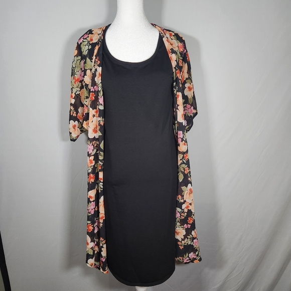 Liberty Love Maternity Set Black and Pink Cape with Floral Design - Picture 1 of 7